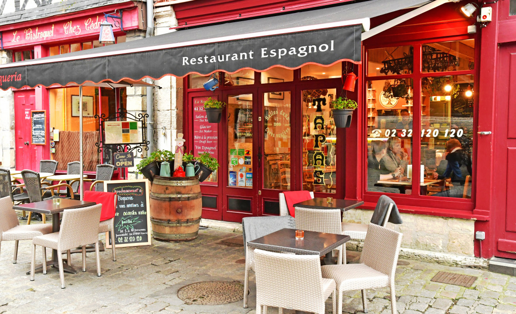 Restaurant in Rouen, France jigsaw puzzle in Food & Bakery puzzles on TheJigsawPuzzles.com