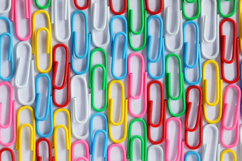 Colorful Paper Clips jigsaw puzzle in Macro puzzles on TheJigsawPuzzles.com