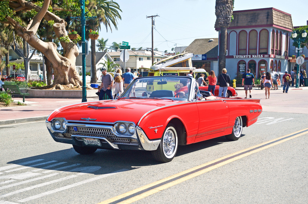 Ford Thunderbird in Seal Beach CA jigsaw puzzle in Cars & Bikes puzzles on TheJigsawPuzzles.com