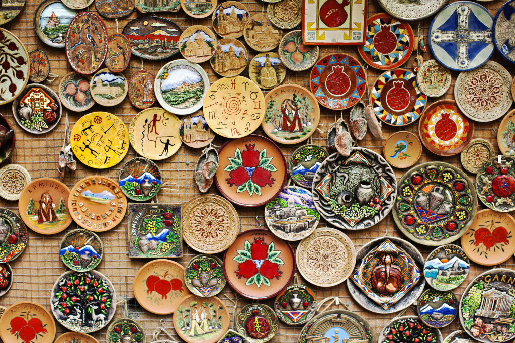 Keramik-Souvenirs in Armenien jigsaw puzzle in Handgemacht puzzles on TheJigsawPuzzles.com