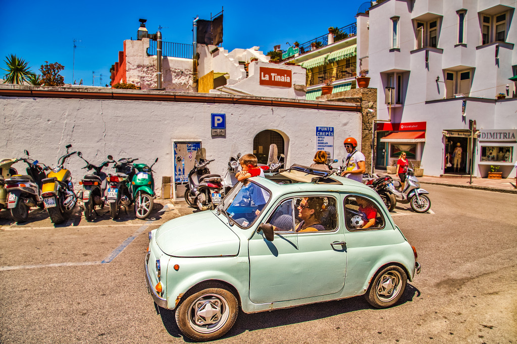Fiat 500 in Ischia, Italy jigsaw puzzle in Cars & Bikes puzzles on TheJigsawPuzzles.com