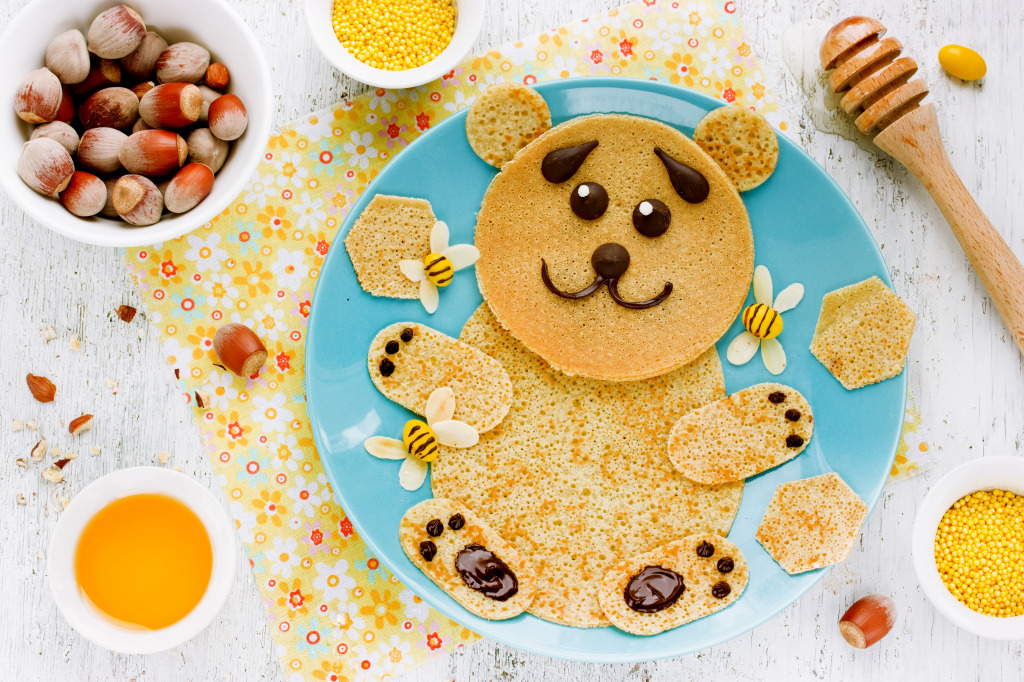 Crèpes en forme d'ours, avec du miel et des noix jigsaw puzzle in Nourriture et boulangerie puzzles on TheJigsawPuzzles.com