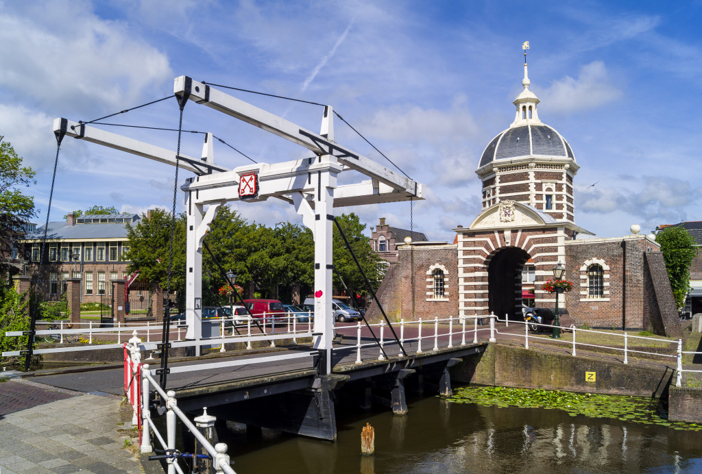 Morspoort City Gate in Leiden, Holland jigsaw puzzle in Bridges puzzles on TheJigsawPuzzles.com