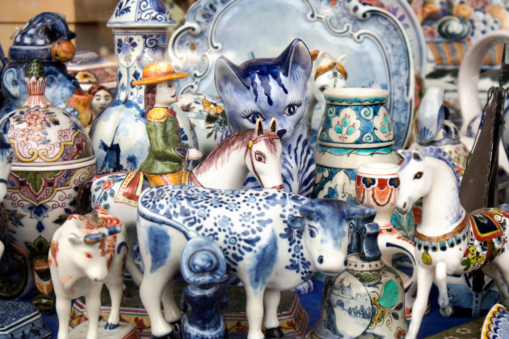 Porcelain Figurines in Traditional Dutch Style jigsaw puzzle in Handmade puzzles on TheJigsawPuzzles.com