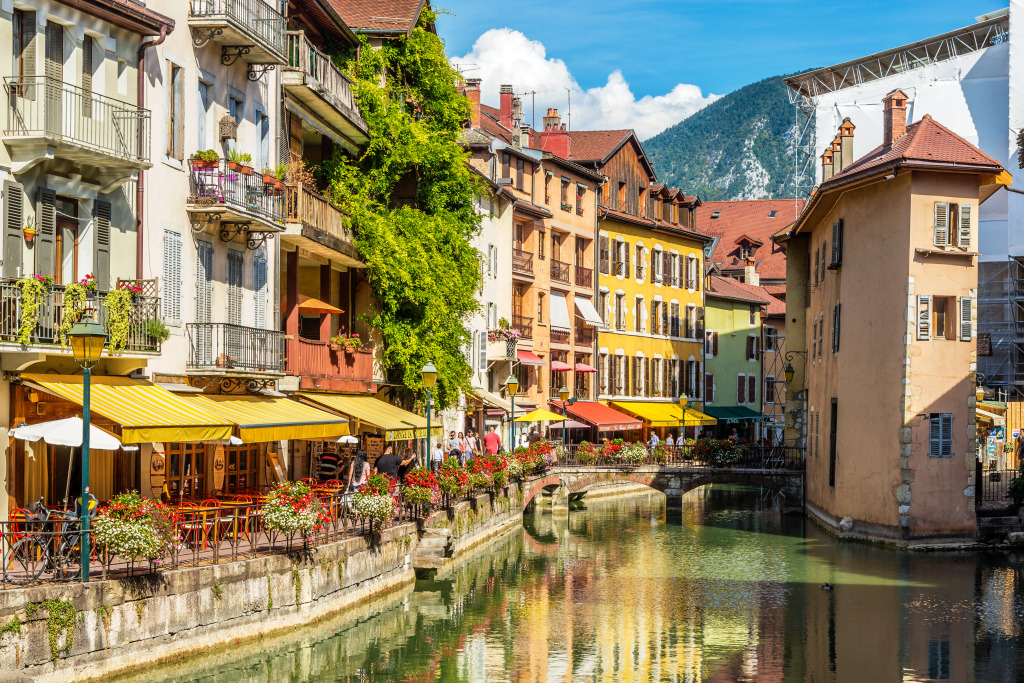 Streets of Annecy, France jigsaw puzzle in Street View puzzles on TheJigsawPuzzles.com