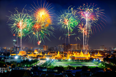 Grand Palace And Emerald Buddha Temple, Bangkok Jigsaw Puzzle In 