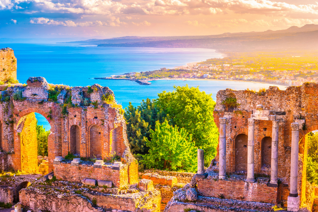 Ruins of Taormina Theater, Sicily jigsaw puzzle in Great Sightings puzzles on TheJigsawPuzzles.com