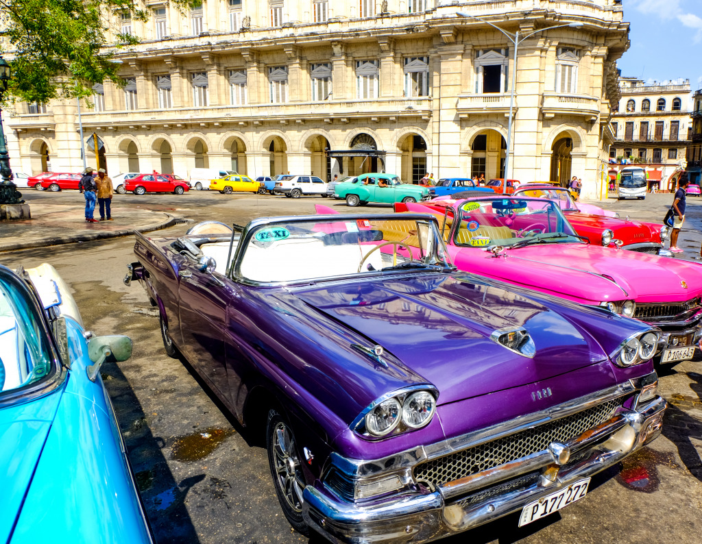 Classic Cars in Havana, Cuba jigsaw puzzle in Voitures et Motos puzzles on TheJigsawPuzzles.com