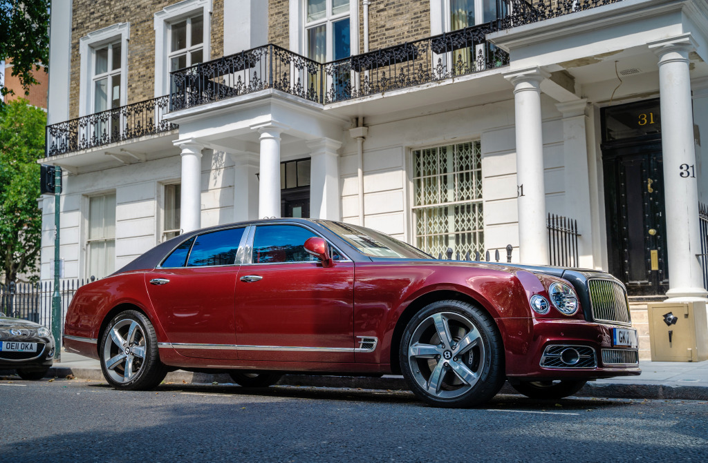 Bentley Mulsanne in Knightsbridge, London jigsaw puzzle in Voitures et Motos puzzles on TheJigsawPuzzles.com