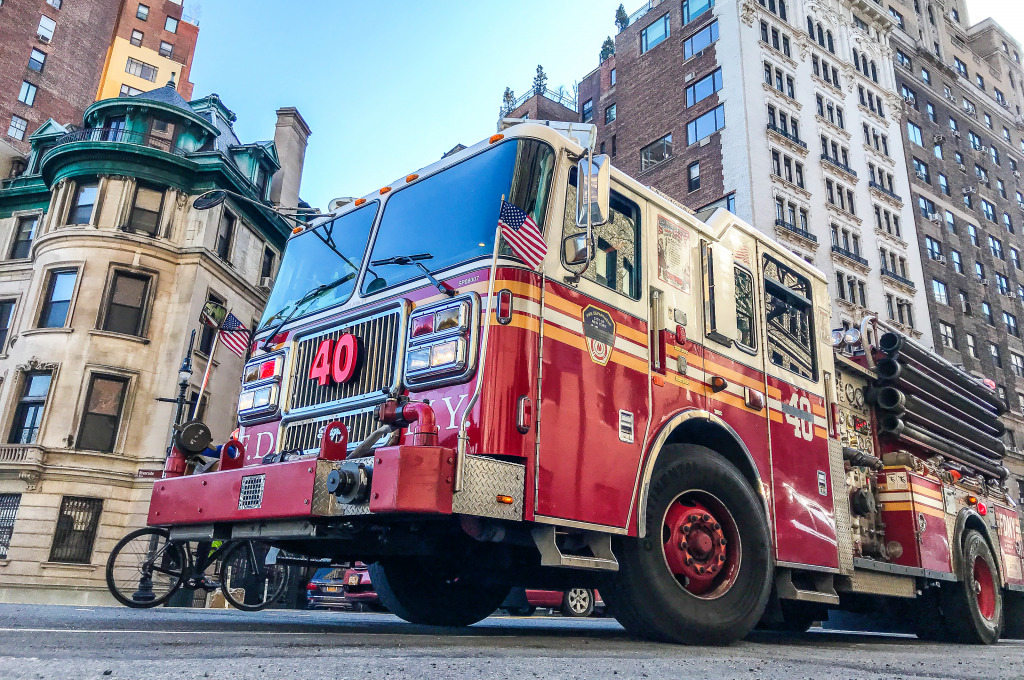 FDNY Fire Truck, Upper West Side jigsaw puzzle in Cars & Bikes puzzles on TheJigsawPuzzles.com