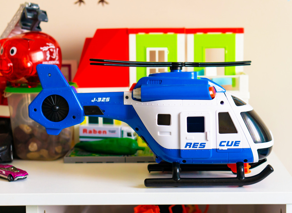 Plastic Toy Helicopter jigsaw puzzle in Macro puzzles on TheJigsawPuzzles.com