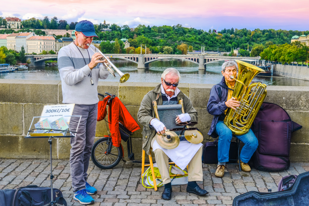 Musiciens de rue sur le pont Charles, Prague jigsaw puzzle in Personnes puzzles on TheJigsawPuzzles.com