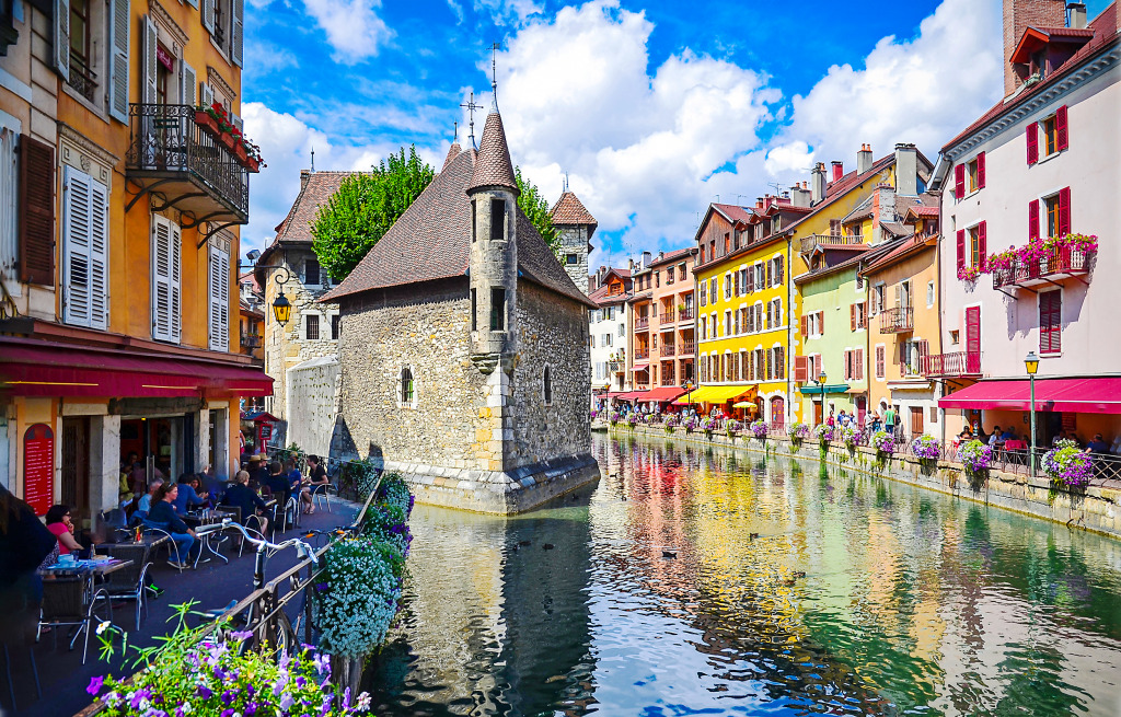 Annecy Island Palace in France jigsaw puzzle in Châteaux puzzles on TheJigsawPuzzles.com