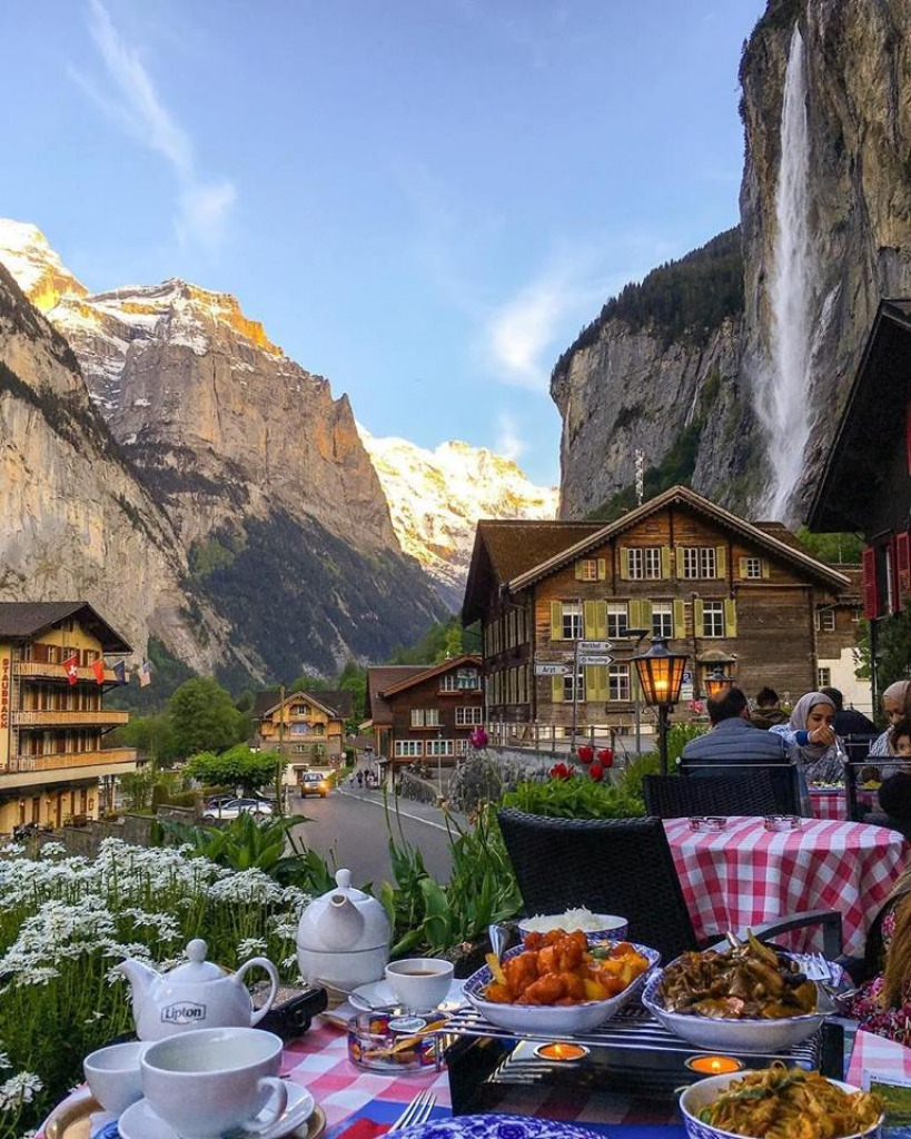 Lauterbrunnen Switzerland jigsaw puzzle in Thomas Berry puzzles on TheJigsawPuzzles.com