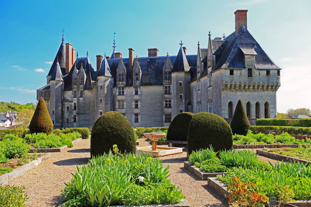Langeais Castle, France jigsaw puzzle in Castles puzzles on ...