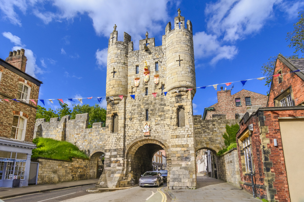Old Medieval Gate of York, England jigsaw puzzle in Castles puzzles on TheJigsawPuzzles.com