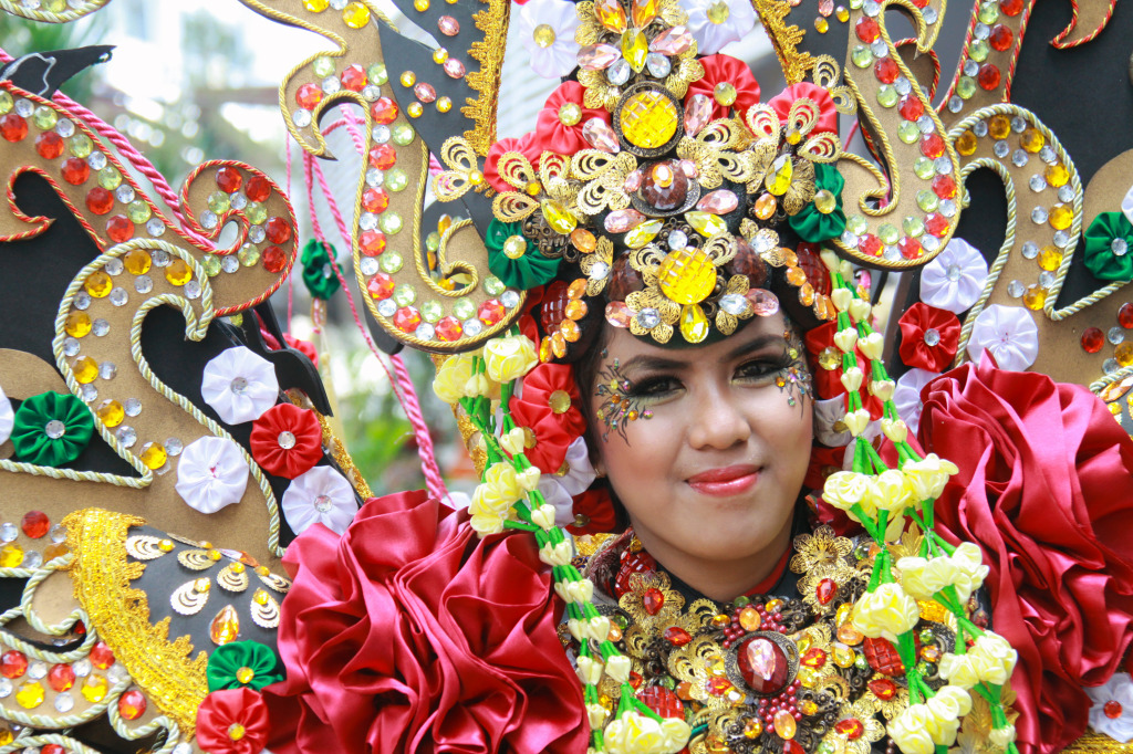Carnaval Jember Fashion, Java, Indonésie jigsaw puzzle in Personnes puzzles on TheJigsawPuzzles.com