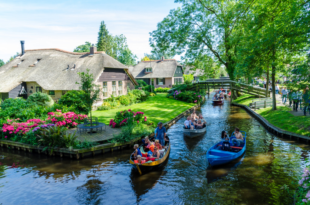 Giethoorn, Pays-Bas jigsaw puzzle in Paysages urbains puzzles on TheJigsawPuzzles.com