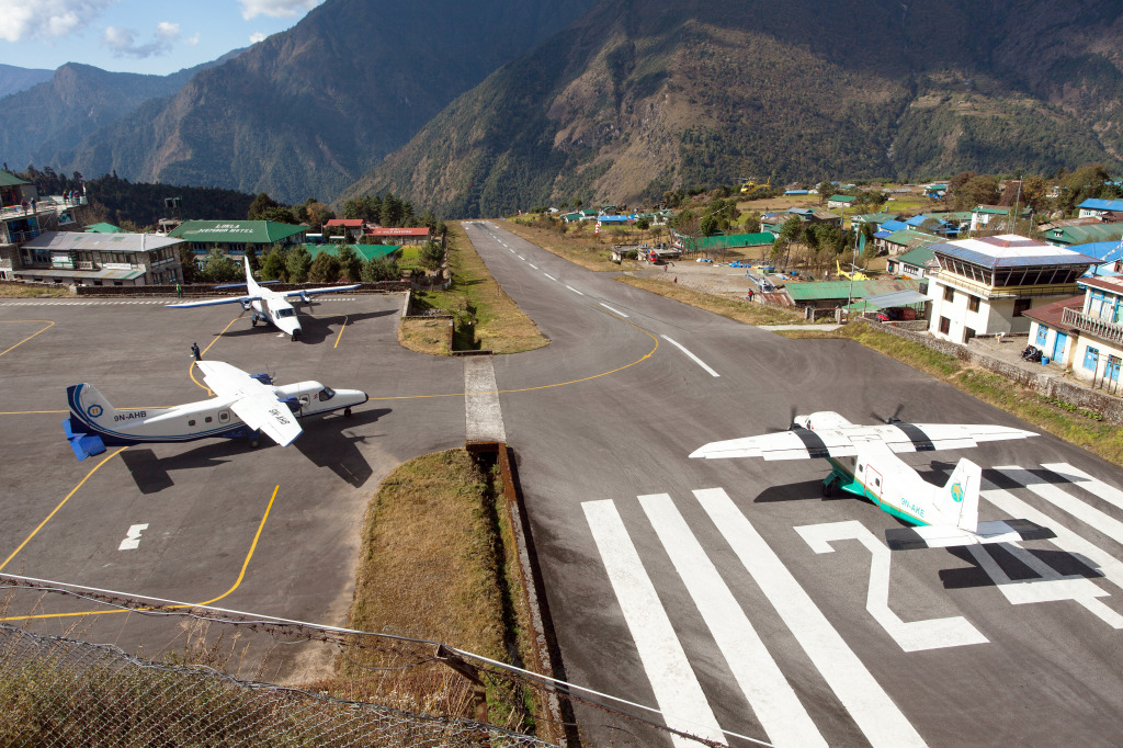 Lukla Airport, Nepal jigsaw puzzle in Aviation puzzles on TheJigsawPuzzles.com