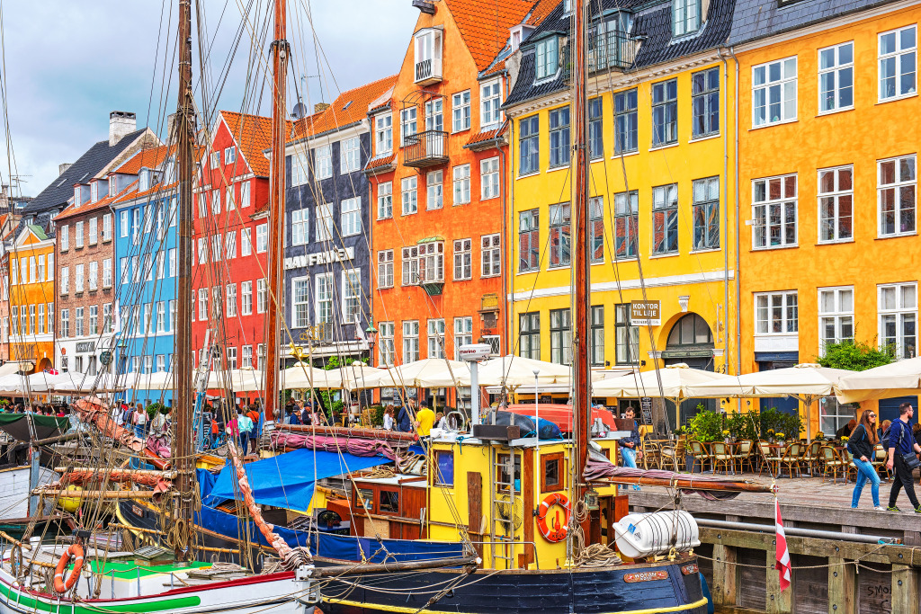 Nyhavn Waterfront, Copenhagen, Denmark jigsaw puzzle in Puzzle of the Day puzzles on TheJigsawPuzzles.com