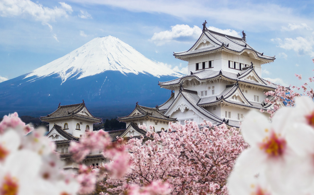 Himeji Castle and Fuji Mountain, Japan jigsaw puzzle in Castles puzzles on TheJigsawPuzzles.com