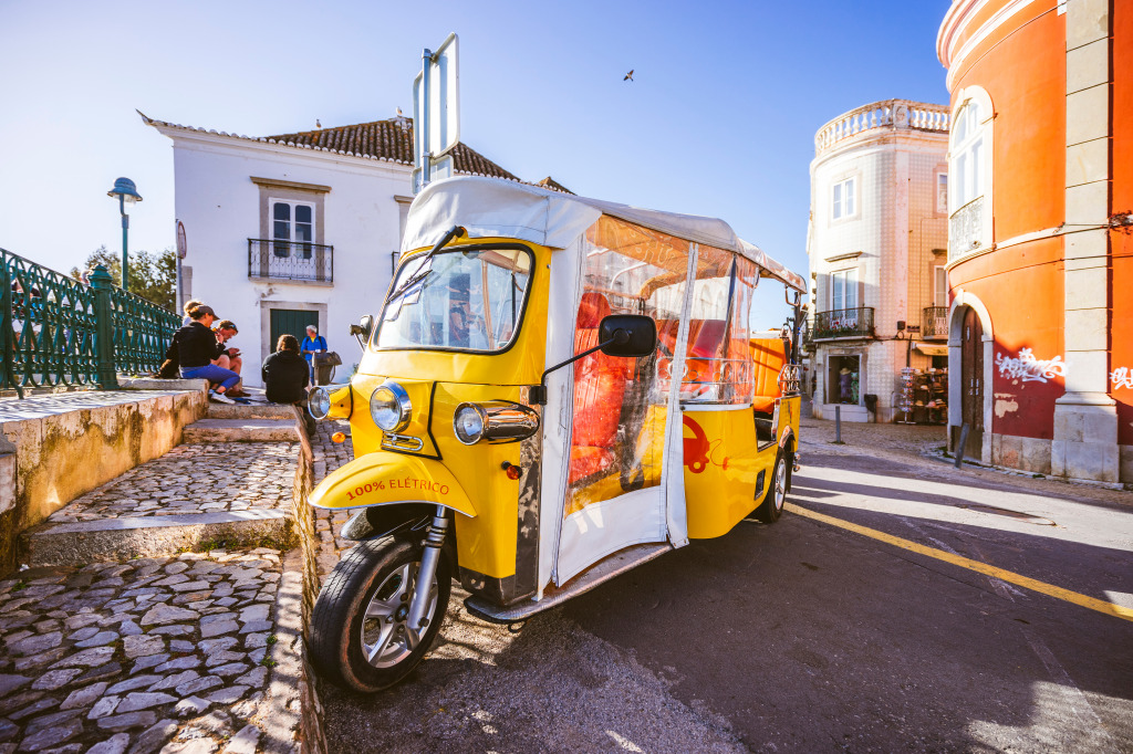 Tuk Tuk Taxi in Tavira, Portugal jigsaw puzzle in Voitures et Motos puzzles on TheJigsawPuzzles.com