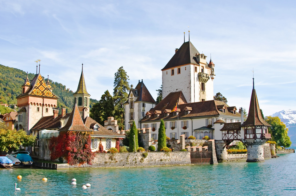 Castelo de Oberhofen, Lago Thun, Suíça jigsaw puzzle in Castelos puzzles on TheJigsawPuzzles.com