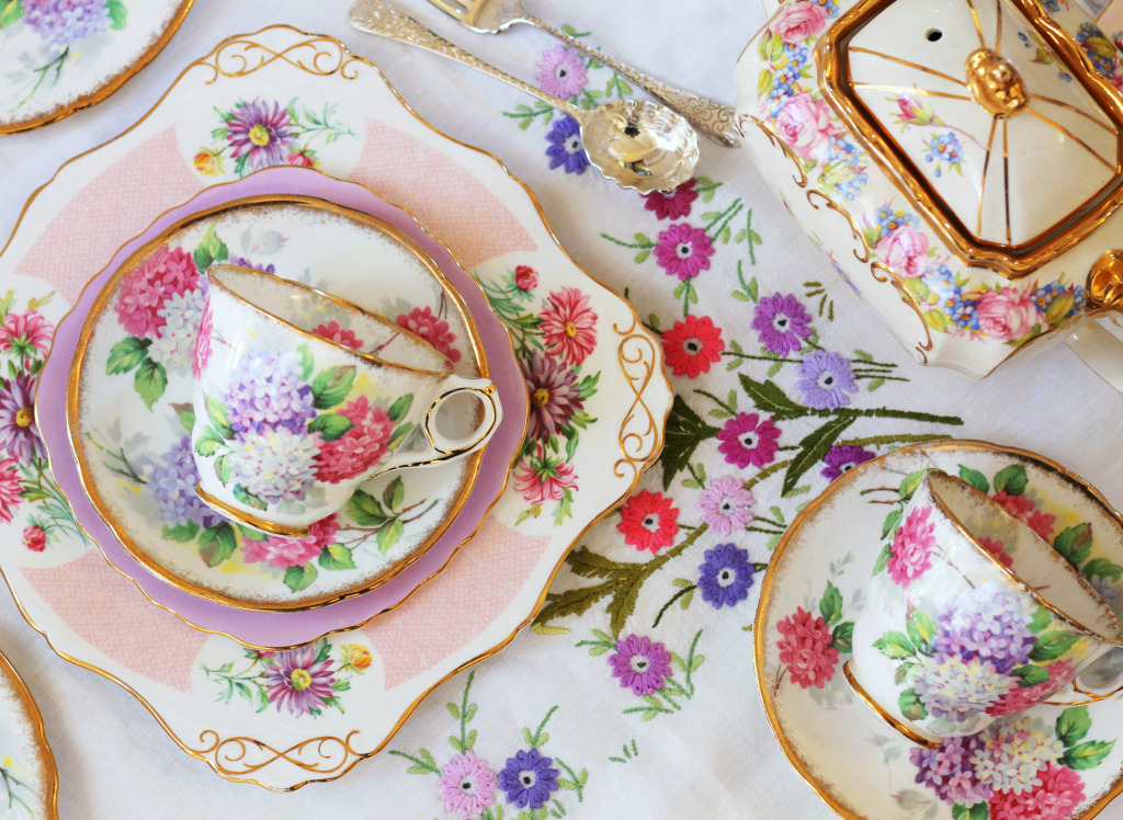 Vintage Floral Tea Set jigsaw puzzle in Puzzle of the Day puzzles on TheJigsawPuzzles.com