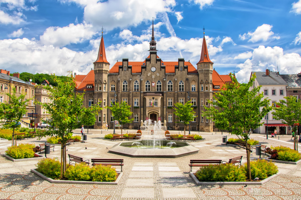 Rathaus von Walbrzych, Polen jigsaw puzzle in Straßenansicht puzzles on TheJigsawPuzzles.com