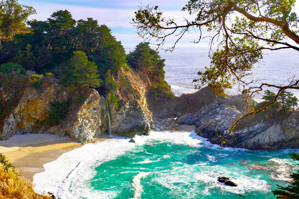 McWay Falls, Julia Pfeiffer State Park, California jigsaw puzzle in Waterfalls puzzles on TheJigsawPuzzles.com