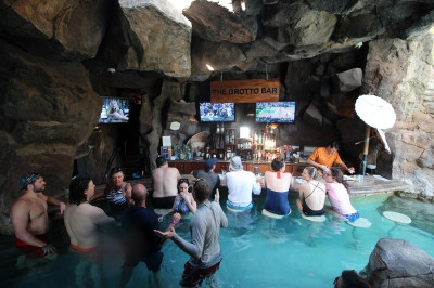 IMG-Grand-Wailea-Grotto-Bar jigsaw puzzle in Randi Lothamer puzzles on ...