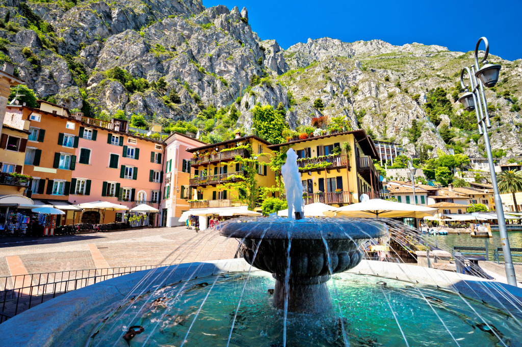 Limone Sul Garda, Lombardei, Italien jigsaw puzzle in Wasserfälle puzzles on TheJigsawPuzzles.com
