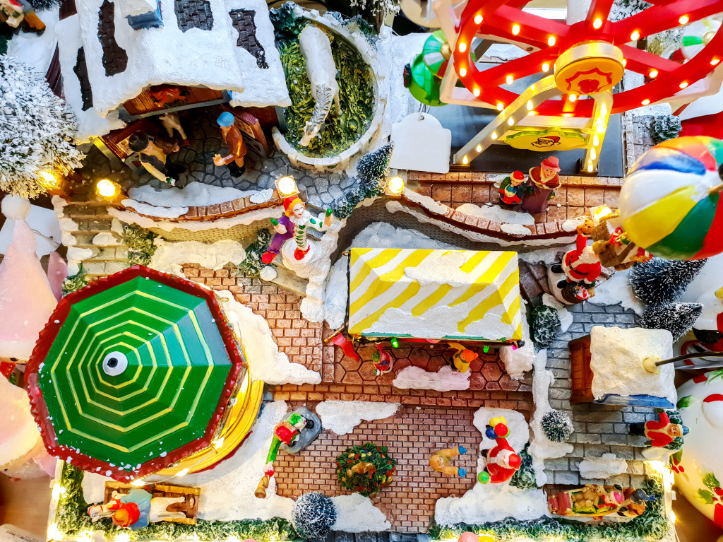 Weihnachts-Miniaturmodelle jigsaw puzzle in Makro puzzles on TheJigsawPuzzles.com
