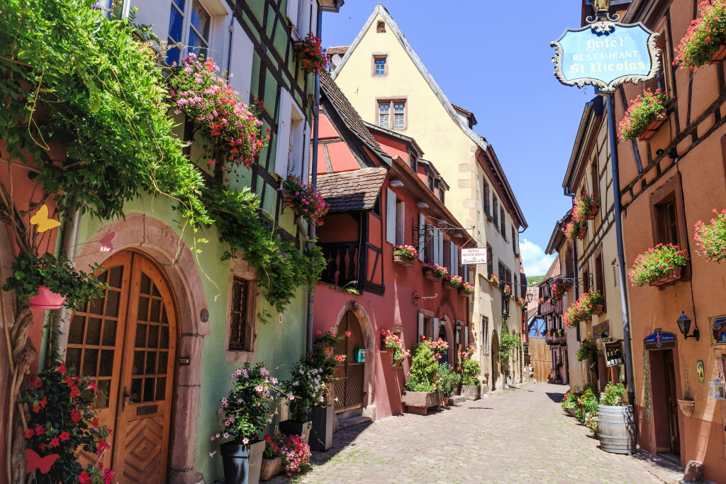 Riquewihr, France jigsaw puzzle in Paysages urbains puzzles on TheJigsawPuzzles.com
