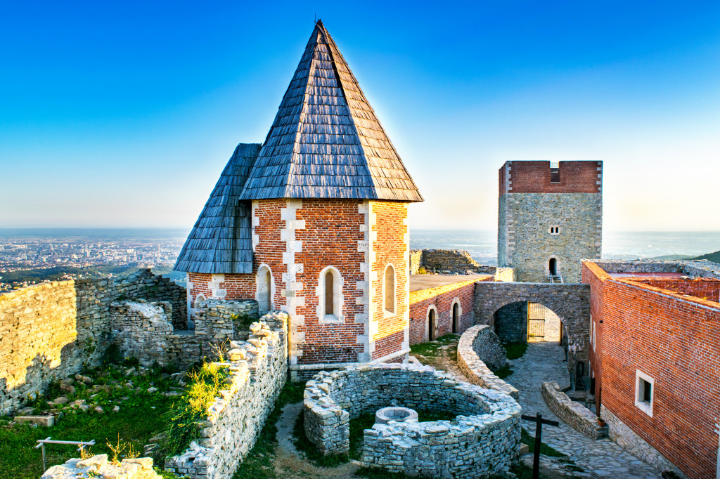 Burg Medvedgrad, Kroatien jigsaw puzzle in Schlösser puzzles on TheJigsawPuzzles.com