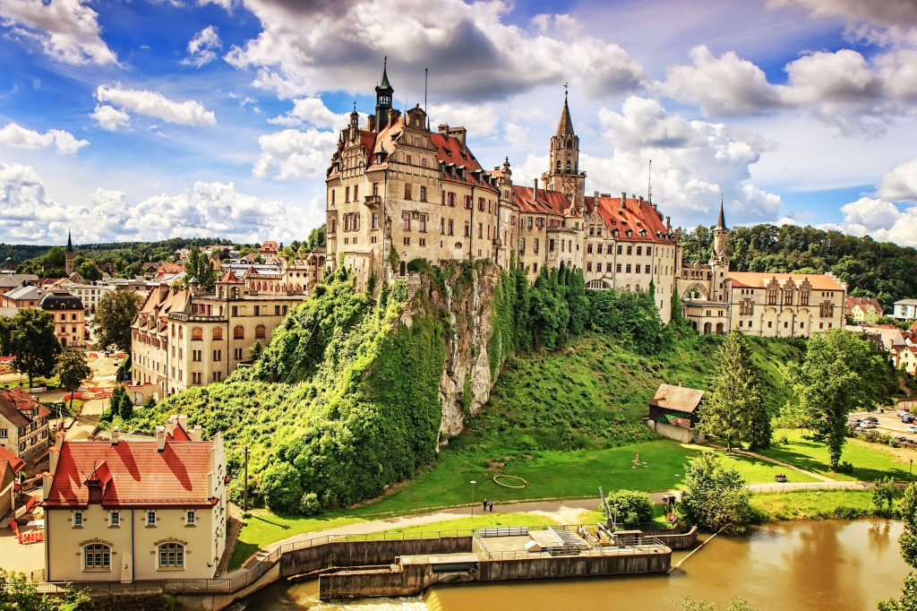 Sigmaringen Castle, Germany jigsaw puzzle in Châteaux puzzles on TheJigsawPuzzles.com