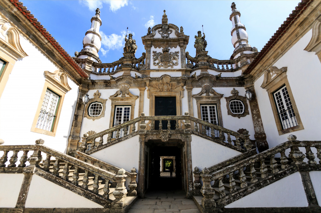 Mateus Palace, Vila Real, Portugal jigsaw puzzle in Castles puzzles on TheJigsawPuzzles.com