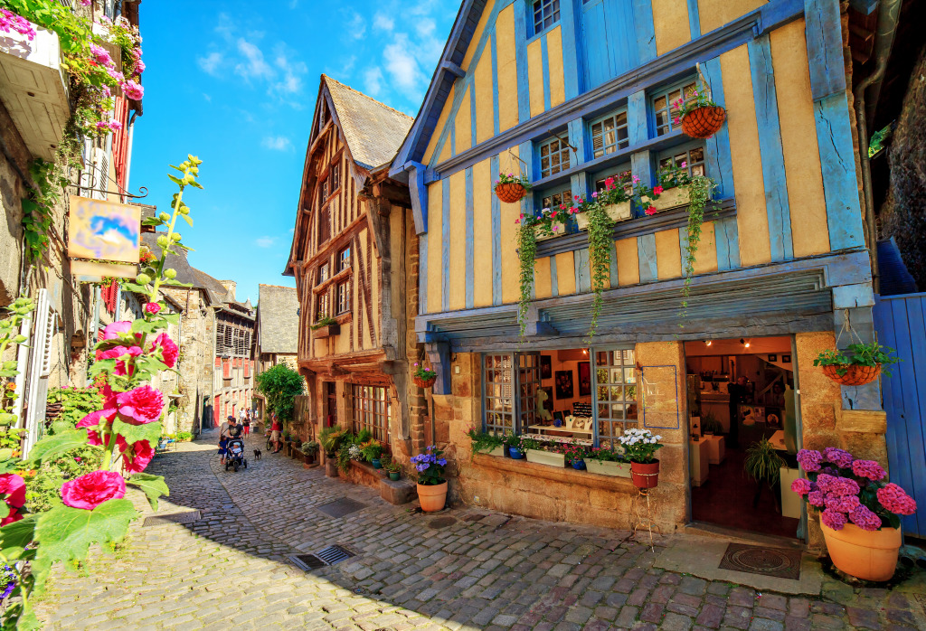 Town of Dinan, Brittany, France jigsaw puzzle in Puzzle of the Day puzzles on TheJigsawPuzzles.com
