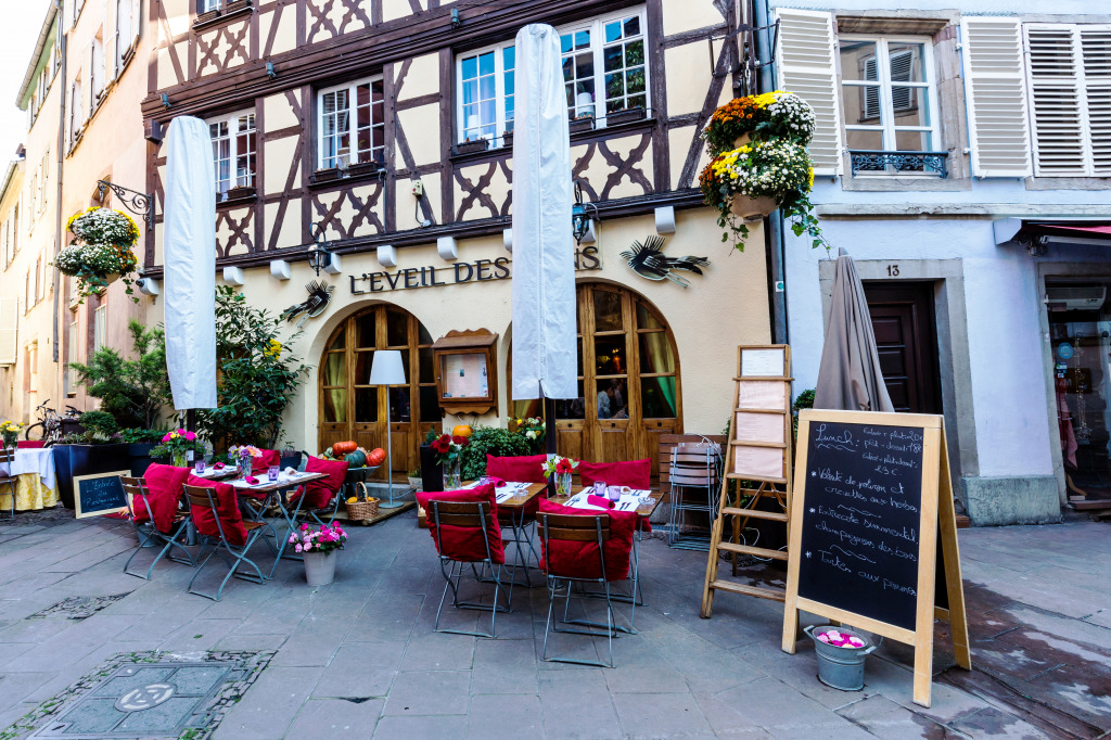 Restaurant in Colmar, France jigsaw puzzle in Food & Bakery puzzles on TheJigsawPuzzles.com