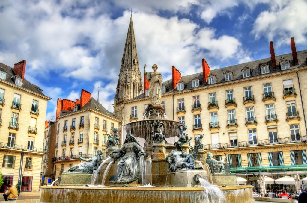 Place Royale in Nantes, Frankreich jigsaw puzzle in Wasserfälle puzzles on TheJigsawPuzzles.com