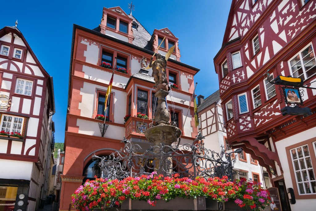 Place du marché, Bernkastel-Kues, Allemagne jigsaw puzzle in Paysages urbains puzzles on TheJigsawPuzzles.com