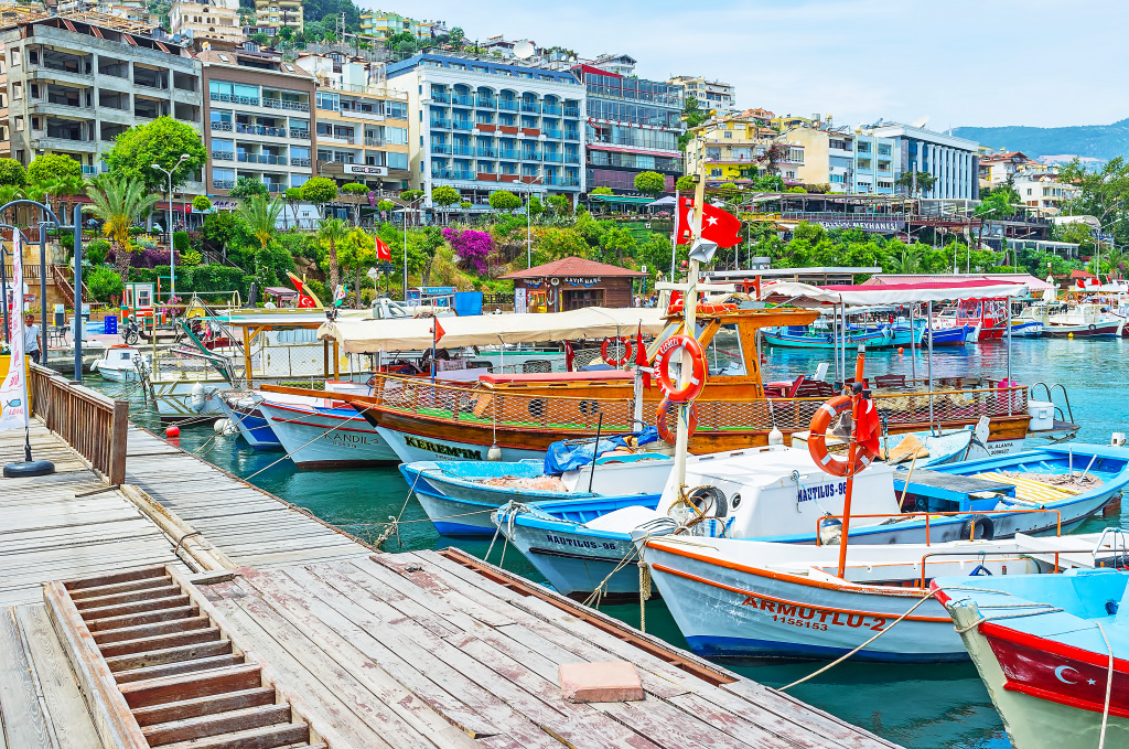 Alanya, Turquie jigsaw puzzle in Paysages urbains puzzles on TheJigsawPuzzles.com
