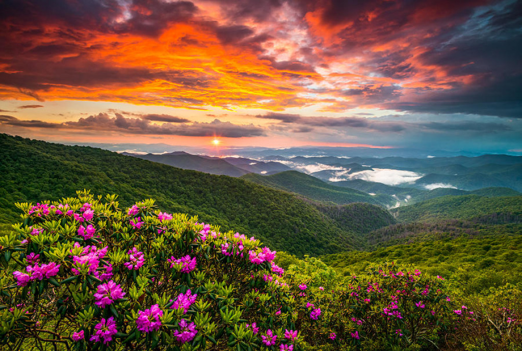 asheville-north-carolina-blue-ridge-parkway-scenic-sunset-dave-allen jigsaw puzzle in Elizabeth Mallet puzzles on TheJigsawPuzzles.com