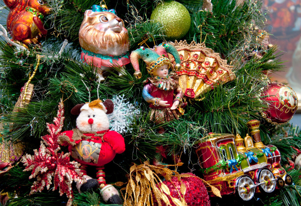 Vintage Christmas Tree Decorations jigsaw puzzle in Macro puzzles on TheJigsawPuzzles.com