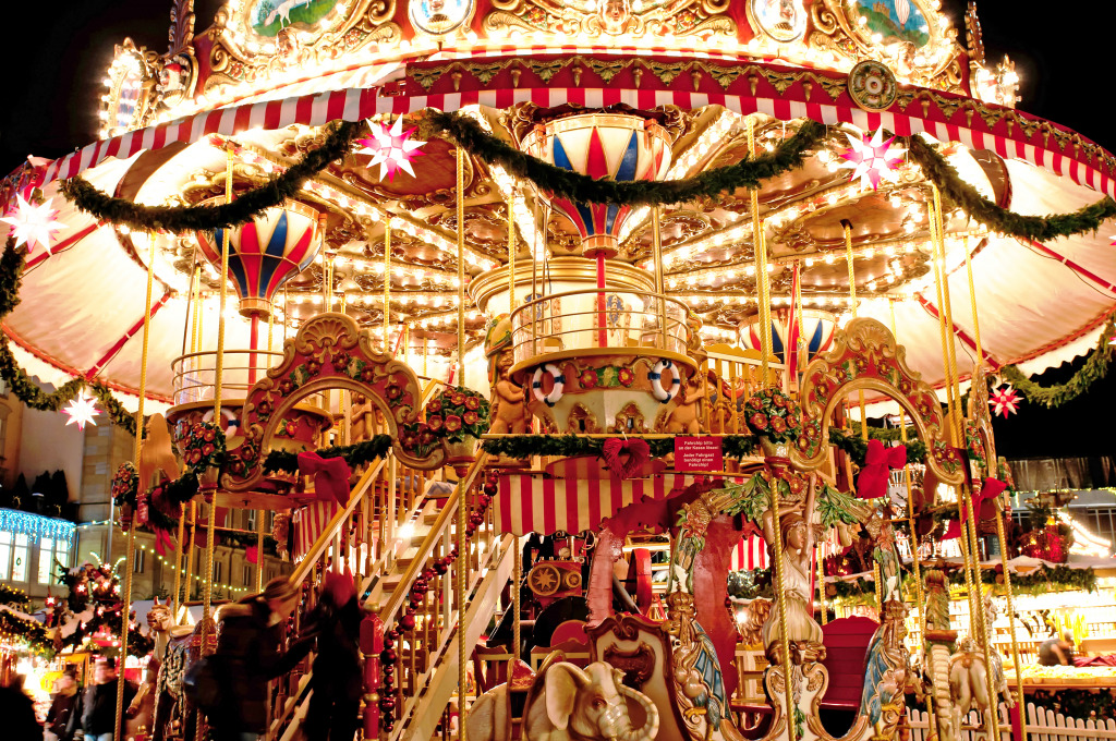 Merry-Go-Round at the Christmas Market jigsaw puzzle in Christmas & New Year puzzles on TheJigsawPuzzles.com