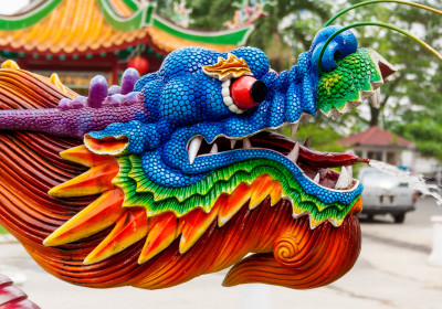 Water Spraying Dragon at A Chinese Temple jigsaw puzzle in Macro ...