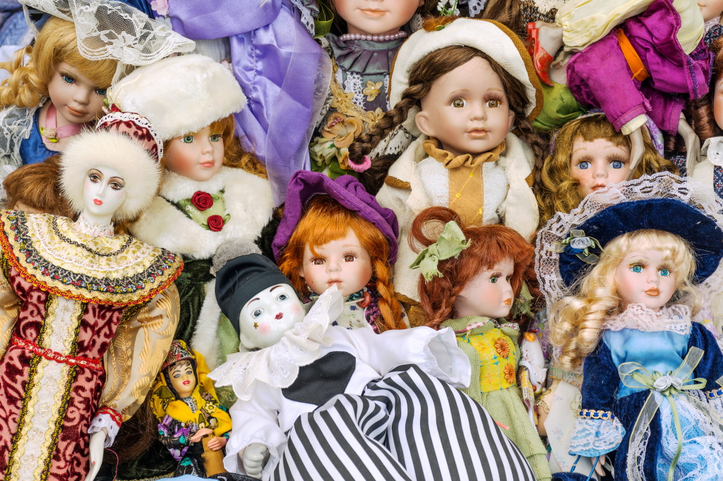 Old Dolls at the Flea Market jigsaw puzzle in Handmade puzzles on TheJigsawPuzzles.com