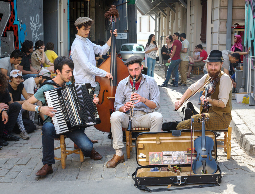 Street Musicians in Istanbul, Turkey jigsaw puzzle in People puzzles on TheJigsawPuzzles.com