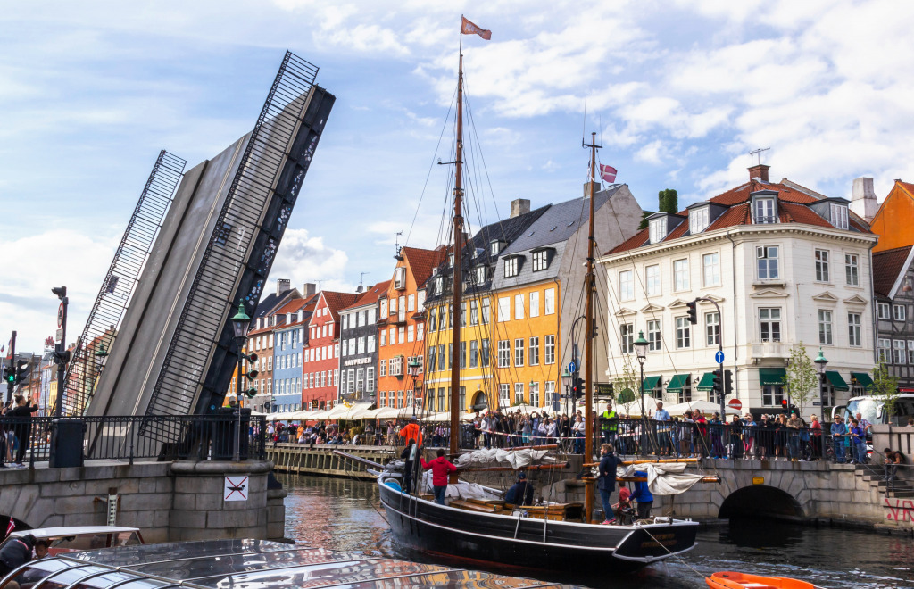 Nyhavn Waterfront, Copenhagen, Denmark jigsaw puzzle in Bridges puzzles on TheJigsawPuzzles.com
