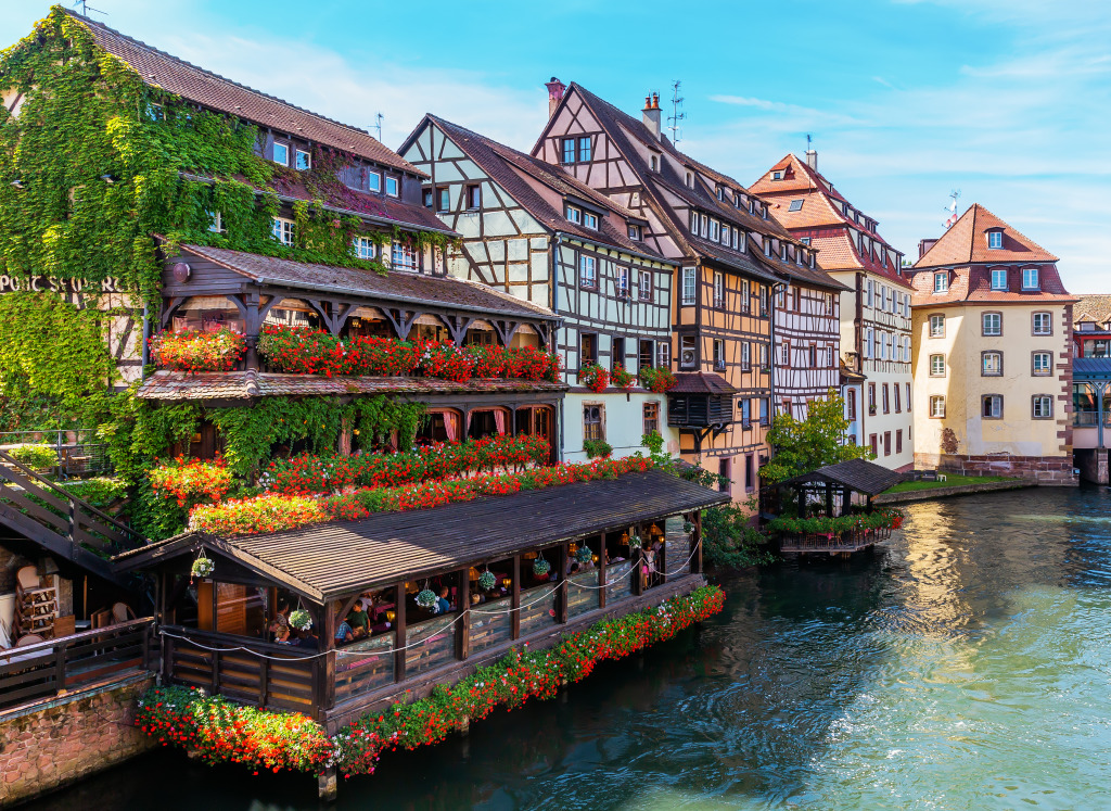 La Petite France, Strasbourg, France jigsaw puzzle in Paysages urbains puzzles on TheJigsawPuzzles.com